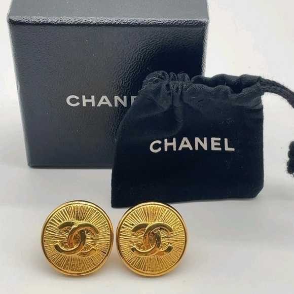 100%AUTHENTIC CHANEL COCO Mark Earring Plated Gold - Picture 2 of 12